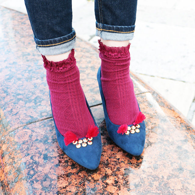 Escarpins clous et&nbsp;pompoms