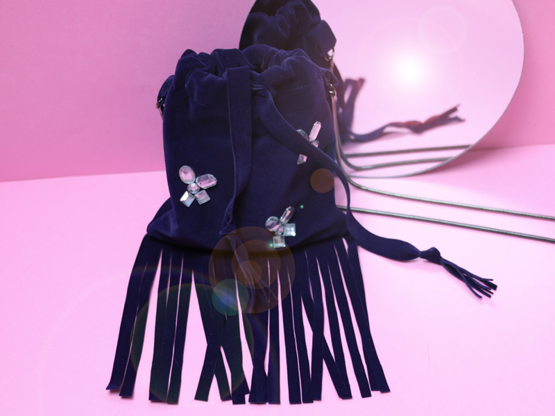 DIY mode, une petite pochette de soirée en&nbsp;velours