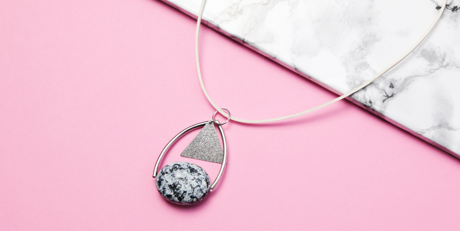 DIY Bijoux : un collier&nbsp;lunaire