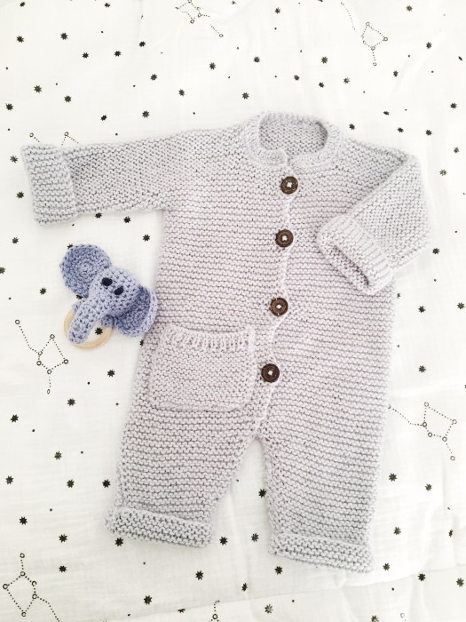 Un Mignon Ours Polaire Aquarelle Déguisé En Citrouille Pour Halloween