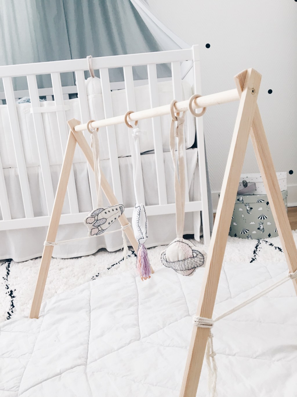 DIY portique d’éveil&nbsp;bébé